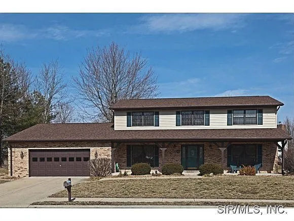 110 Greentree Ct photo 1