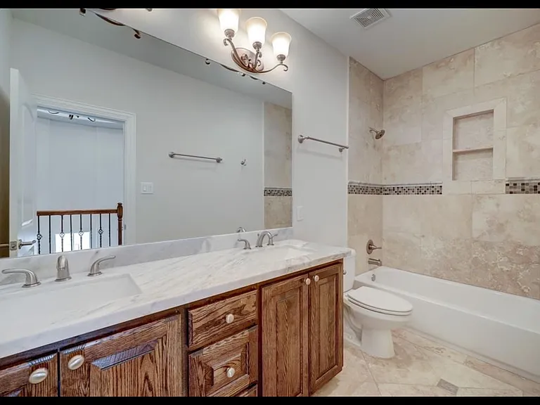 2401 Radcliffe St — Photo 14
