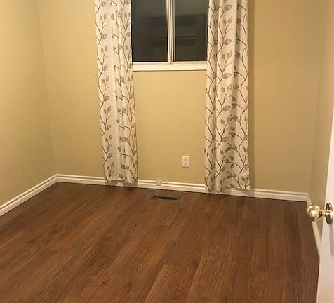 4th image of 157th St #10315