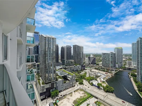 31 SE 5th St, Miami, FL