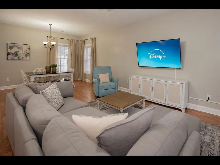 102 Wyndpark Cir — Photo 2