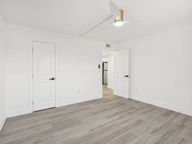 3704 Broadway #206 — Photo 12