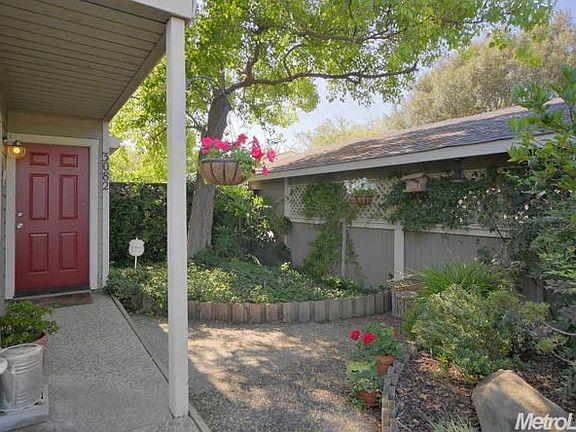 2nd image of 3082 Woods Cir