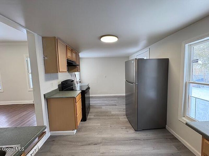 3rd image of 1020 Pearl Street