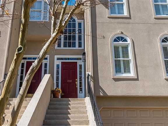 2nd image of 2560 Oakwood Trce SE