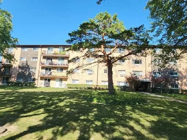 1019 N Boxwood Dr APT 102, Mount Prospect, IL 60056