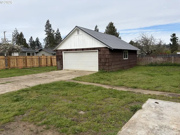 S 1st St, Cottage Grove, OR 97424