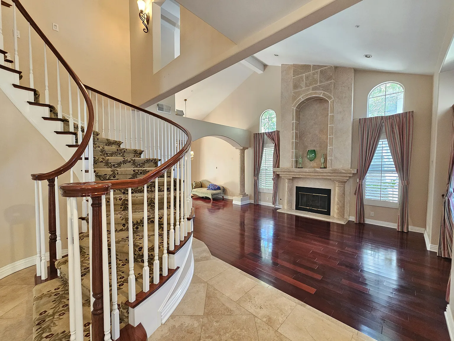 5 bed, 3.5 bath, 3467 sqft, $8,800 — Photo 3