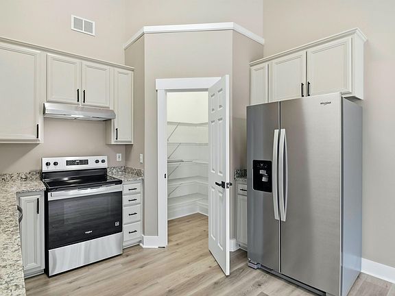 3rd image of 5 Ridgebrook Way