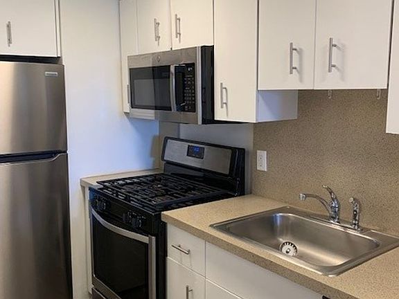 2nd image of 141 Fulton Ave #Cvt-808