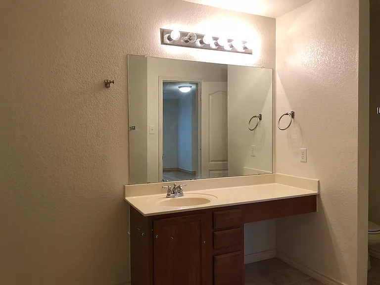 220 Calixto Ct — Photo 13