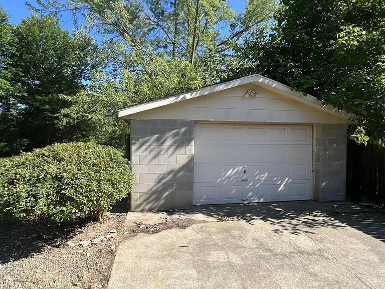 13915 Petwood Blvd — Photo 4