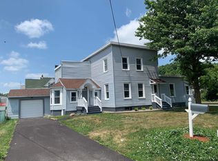 93 Round Lake Ave, Mechanicville, NY 12118