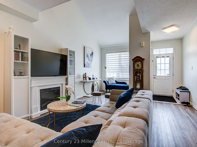 10 Providence Way — Photo 3