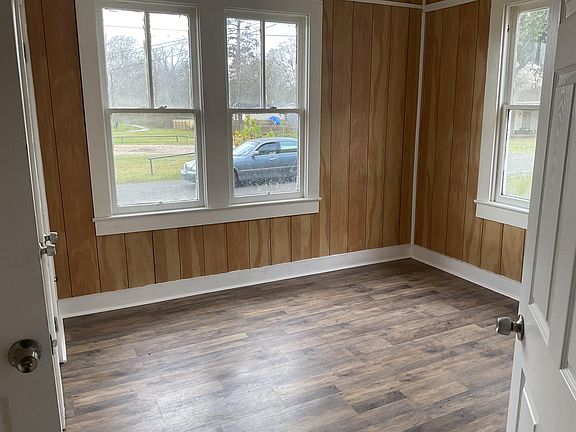 5th image of 4305 Byron St