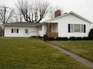 24 Greeneview Dr, Jamestown, OH 45335