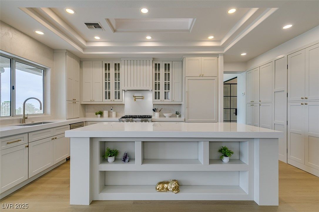 2104 Hot Oak Ridge St