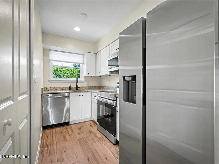 22 Comares Ave #6B — Photo 8