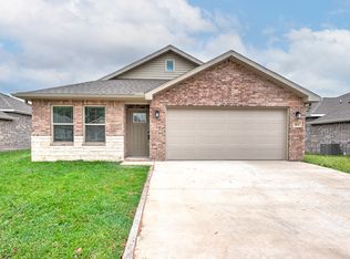 2031 Bluebonnet Ln, Centerton, AR 72719