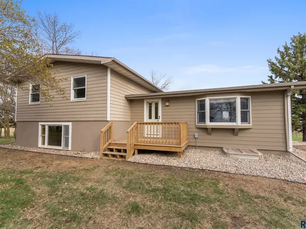 26810 461st Ave, Chancellor, SD 57015