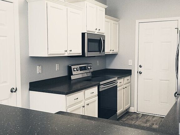 3rd image of 131 Farrah Ave #131