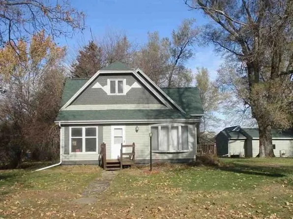 100 1st Ave W, Walford, IA 52351