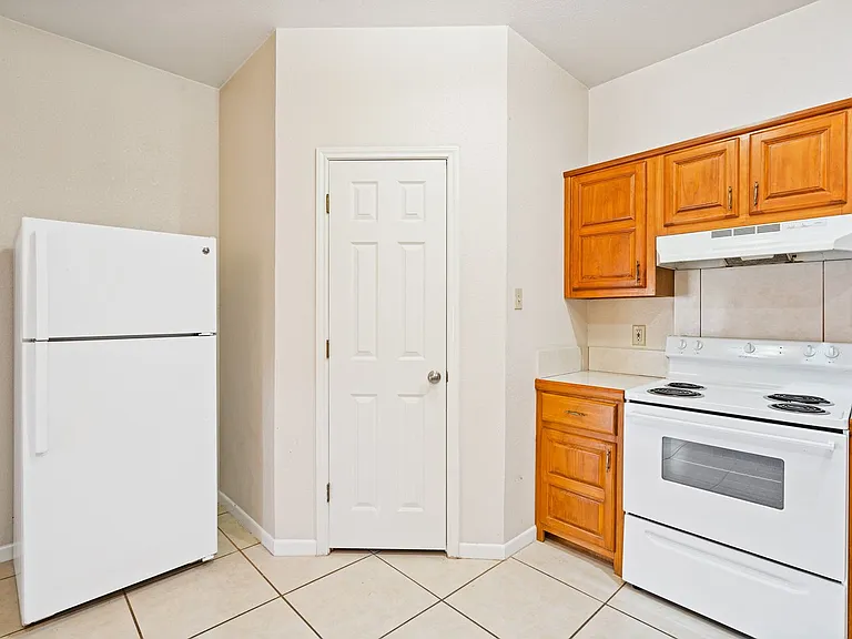113 Ramon Cardenas Dr — Photo 10