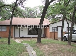 501 Val Oaks Ct, Hurst, TX 76053