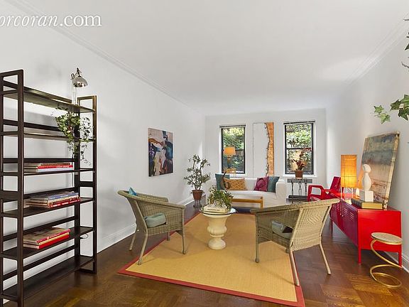 4th image of 349 E 49th St APT 1T