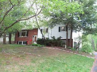 1249 Hempstead Rd, Niskayuna, NY 12309