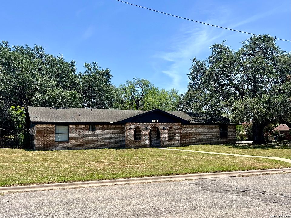 1st image of 215 Lantana Ln