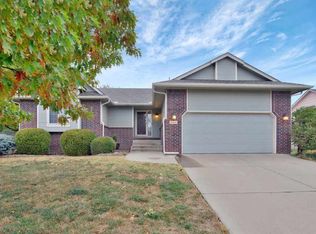 5414 E Shadowridge St, Wichita, KS 67220