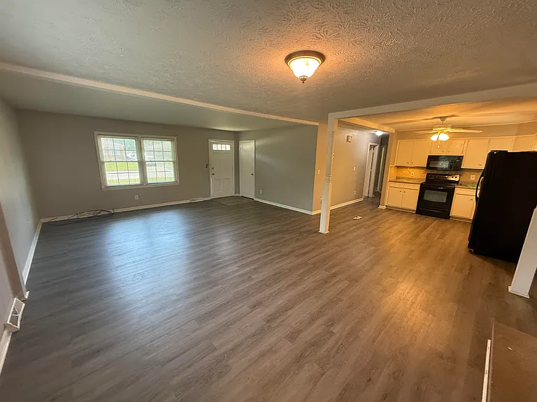 2266 Alexandria Dr — Photo 4