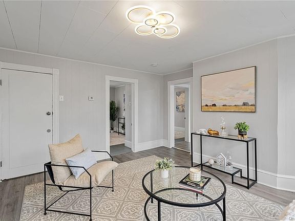 3rd image of 37 Bank St #2