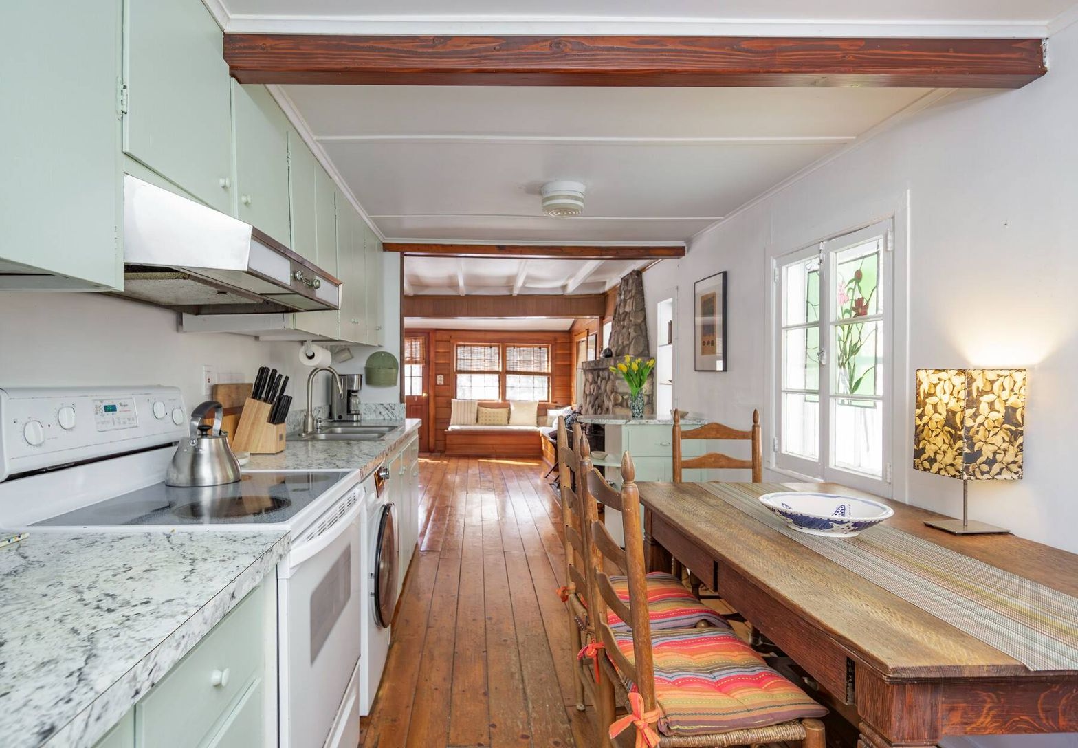  Kitchen 