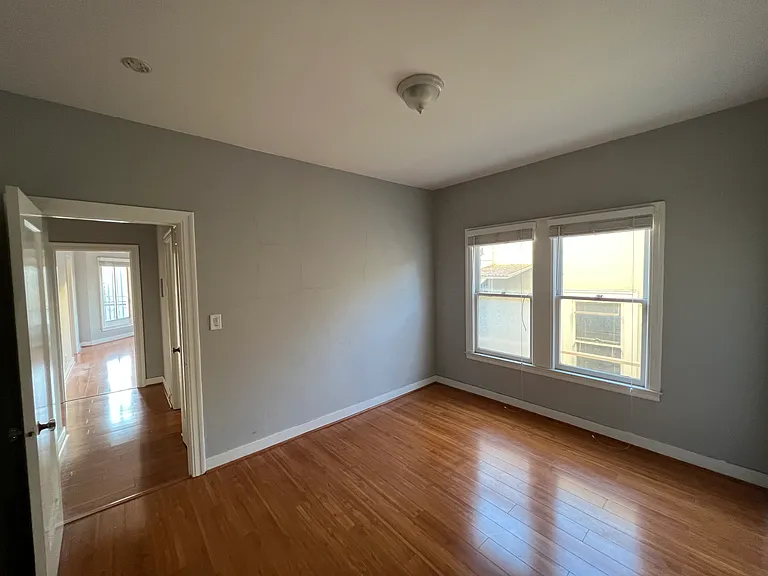 428 E 19th St #1 — Photo 8