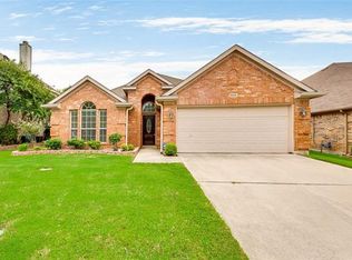 5524 Lawnsberry Dr, Fort Worth, TX 76137