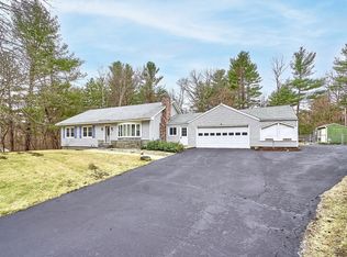 124 Lost Lake Dr, Groton, MA 01450