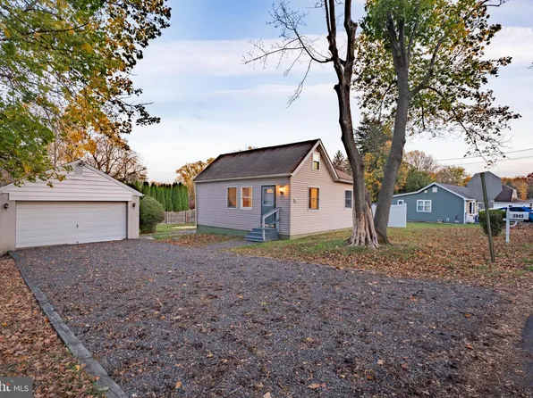 2043 Oakford Ave, Feasterville Trevose, PA 19053