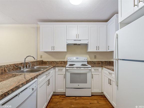 3rd image of 111 SE 16th Ave APT O202