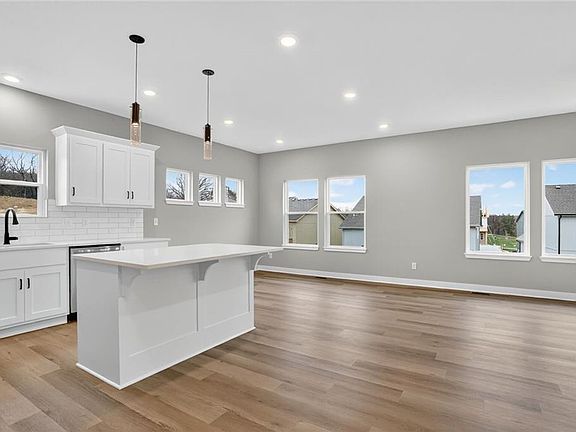 5th image of 16232 Giorgia St