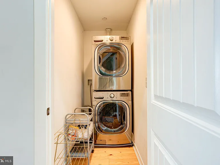 1509 S Dorrance St — Photo 11