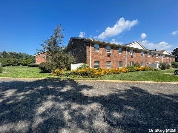 460 Old Town Road #2N, Port Jefferson Station, NY 11776