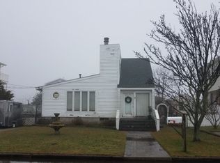 21 Point Dr, Somers Point, NJ 08244