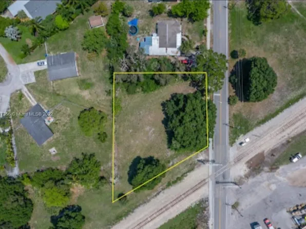 526 Van Buren St, Fort Myers, FL 33916