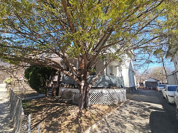 2nd image of 285 E 16th St
