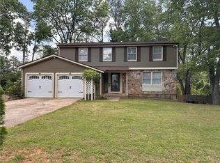 1055 Worthington Hills Dr, Roswell, GA 30076