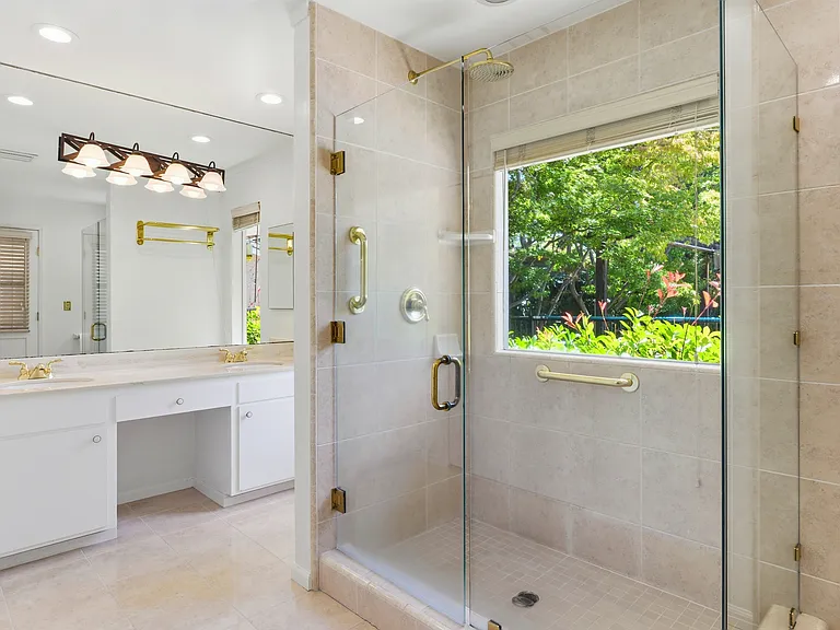1825 White Oak Dr — Photo 20