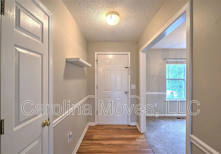5 Fieldcrest Ct — Photo 2