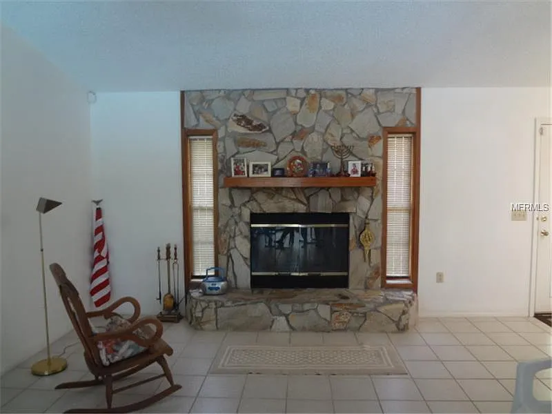 3 bed, 1760 sqft, $2,300 — Photo 4